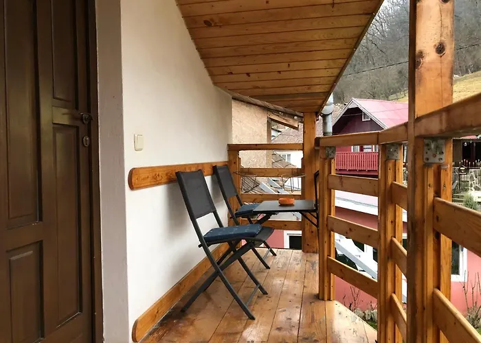 Toni Room